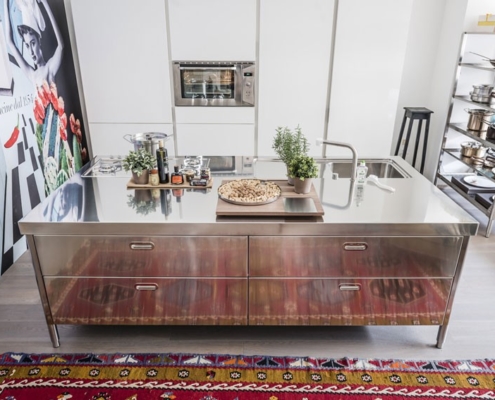 Edelstahl-Küche 250 cm - Spülen, Kochen, Lagern